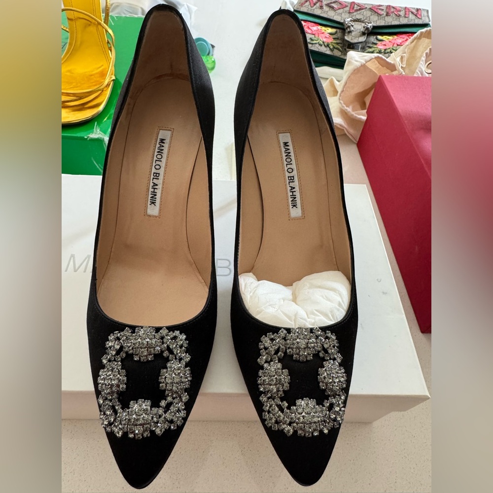 Manolo Blahnik Hangisi 70.